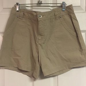 ⭐️DKNY khaki cotton shorts